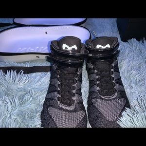 Nfinity Titan Cheer Shoes (BLACK; SIZE 6)